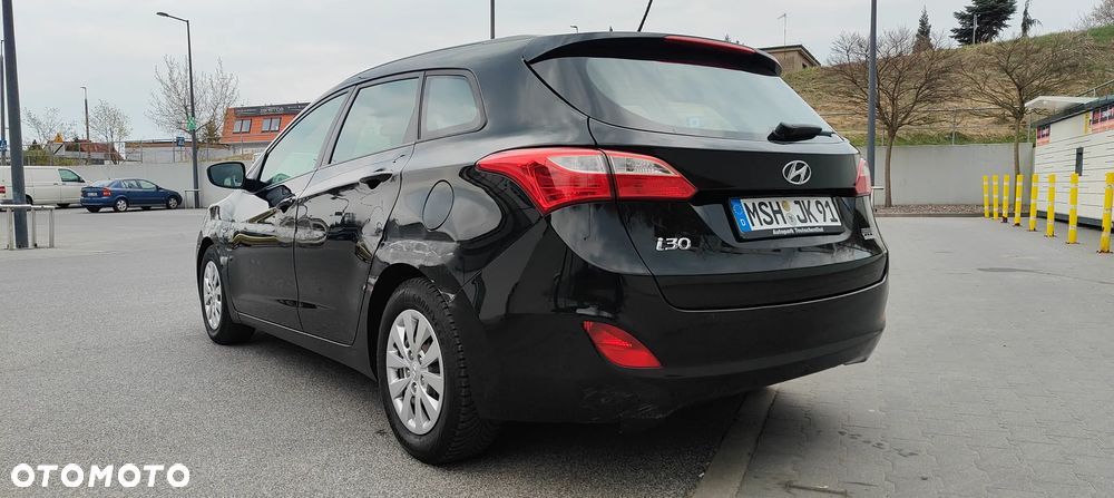 Hyundai i30 blue Kombi 1.4 Style - 22