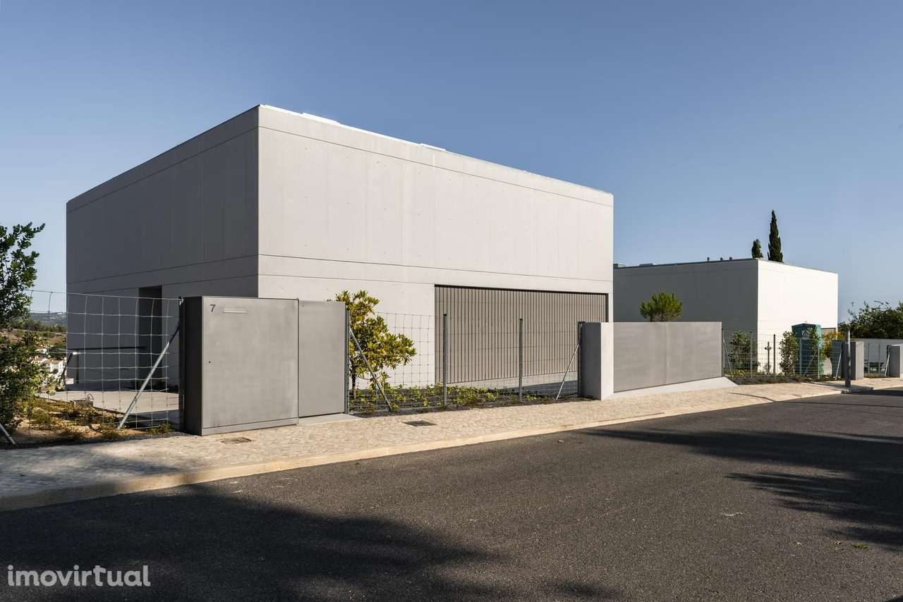 Moradia T6 + 1 com piscina, Alto do Lagoal, Oeiras - Grande imagem: 2/58