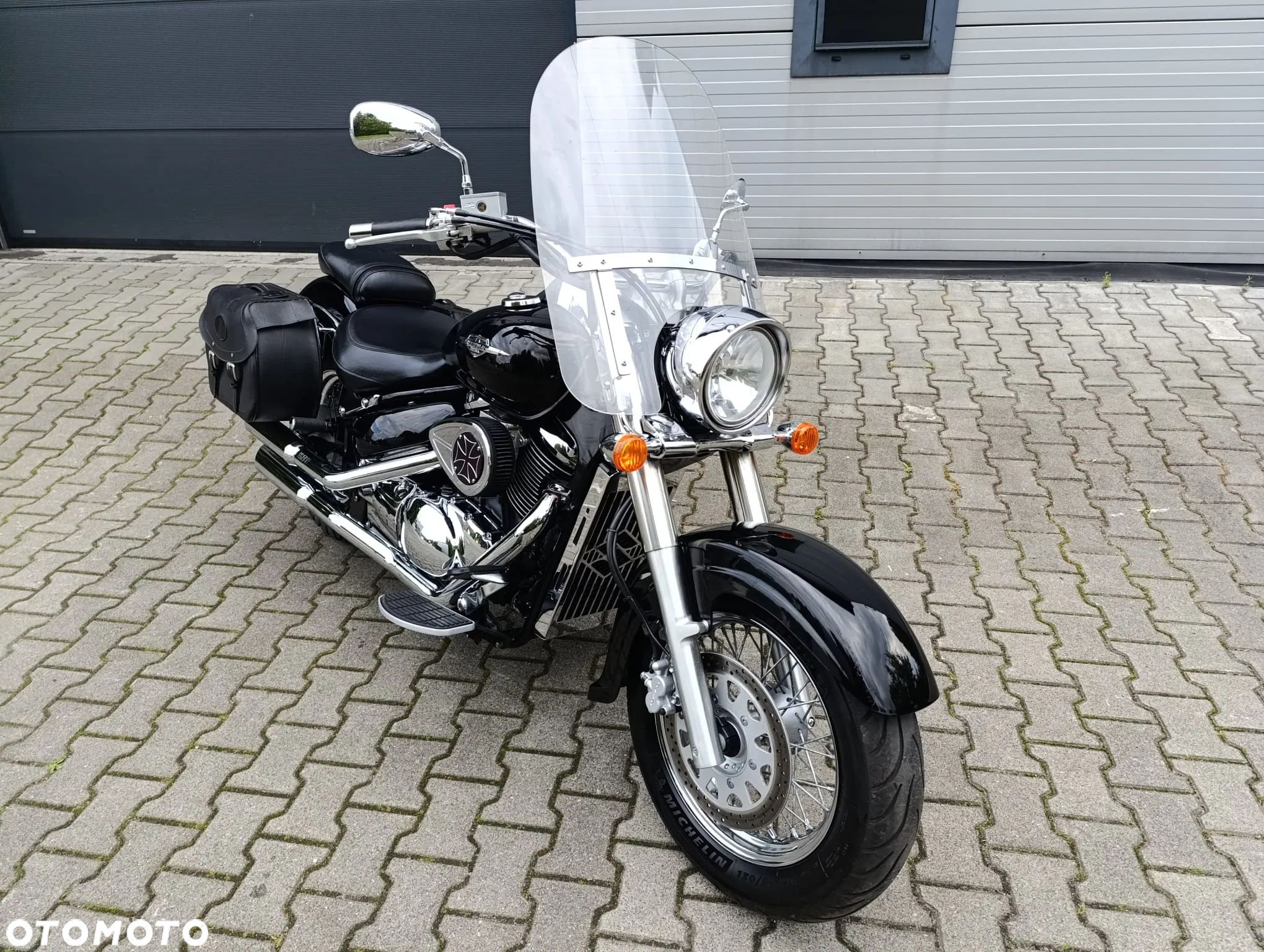 Suzuki Intruder - 1