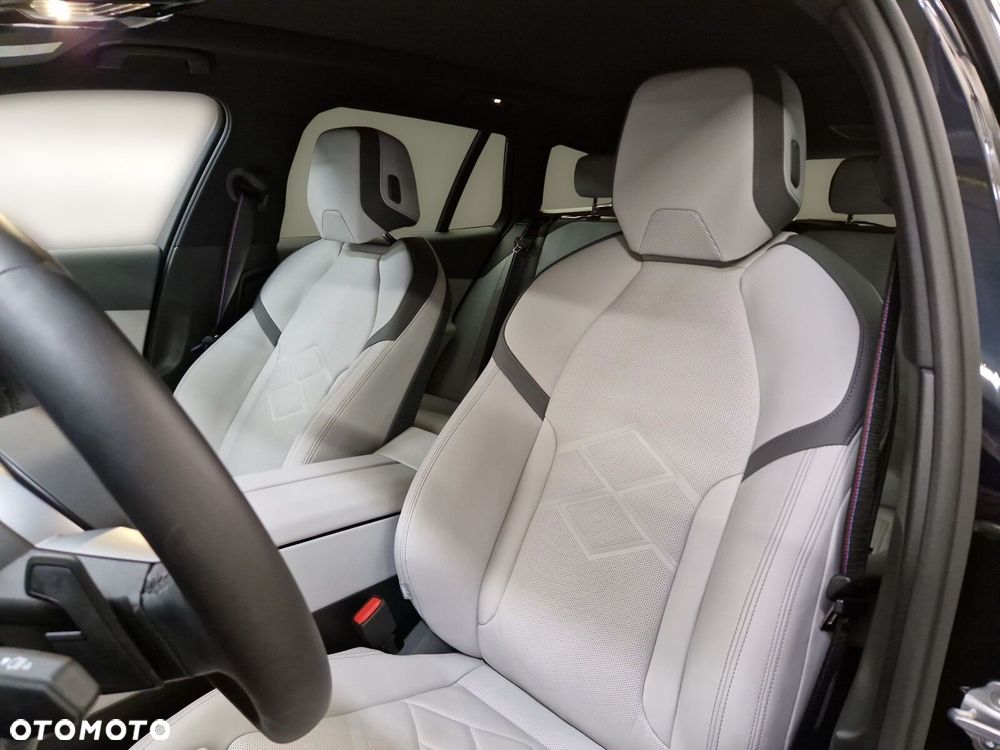 BMW Seria 5 530e xDrive PHEV M Sport - 13