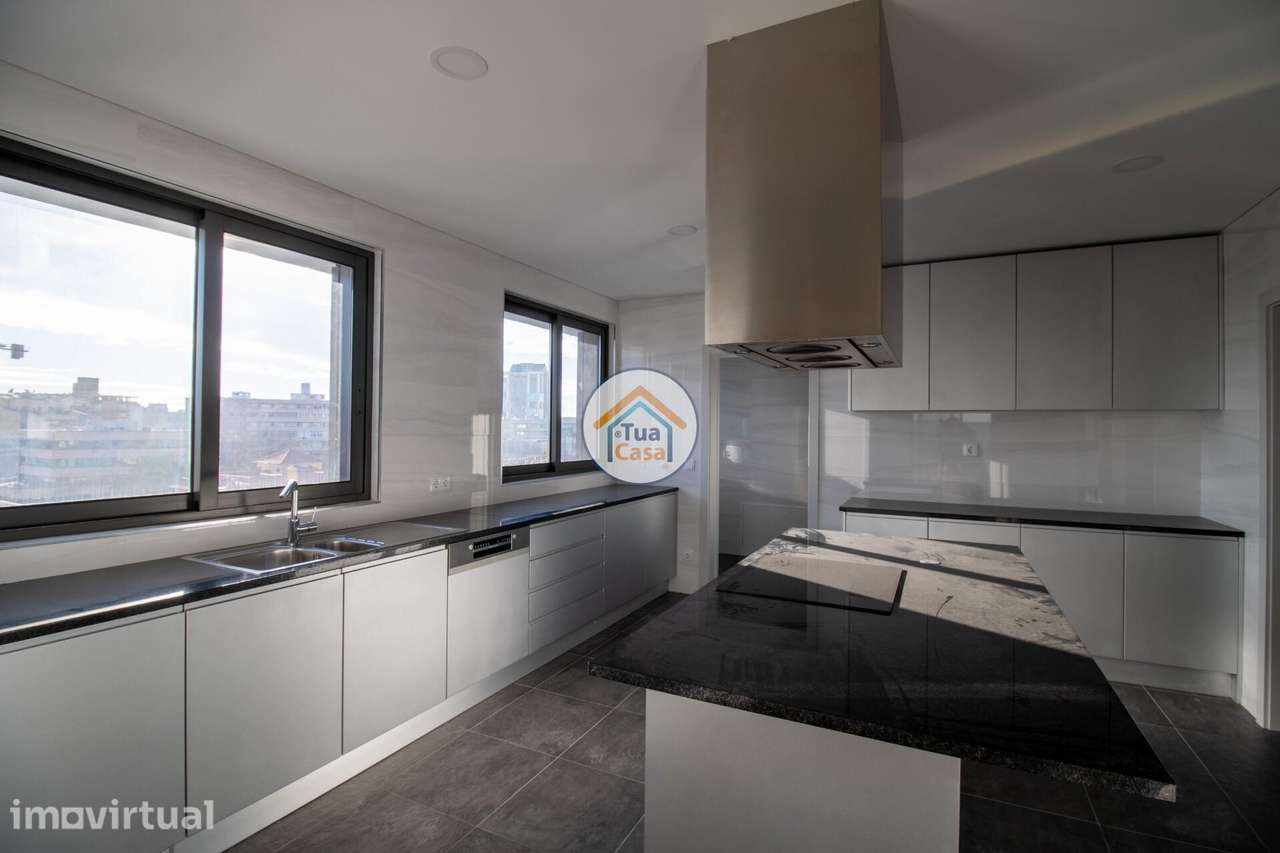 Apartamento T4 no Coração da Cidade do Porto - Grande imagem: 3/15