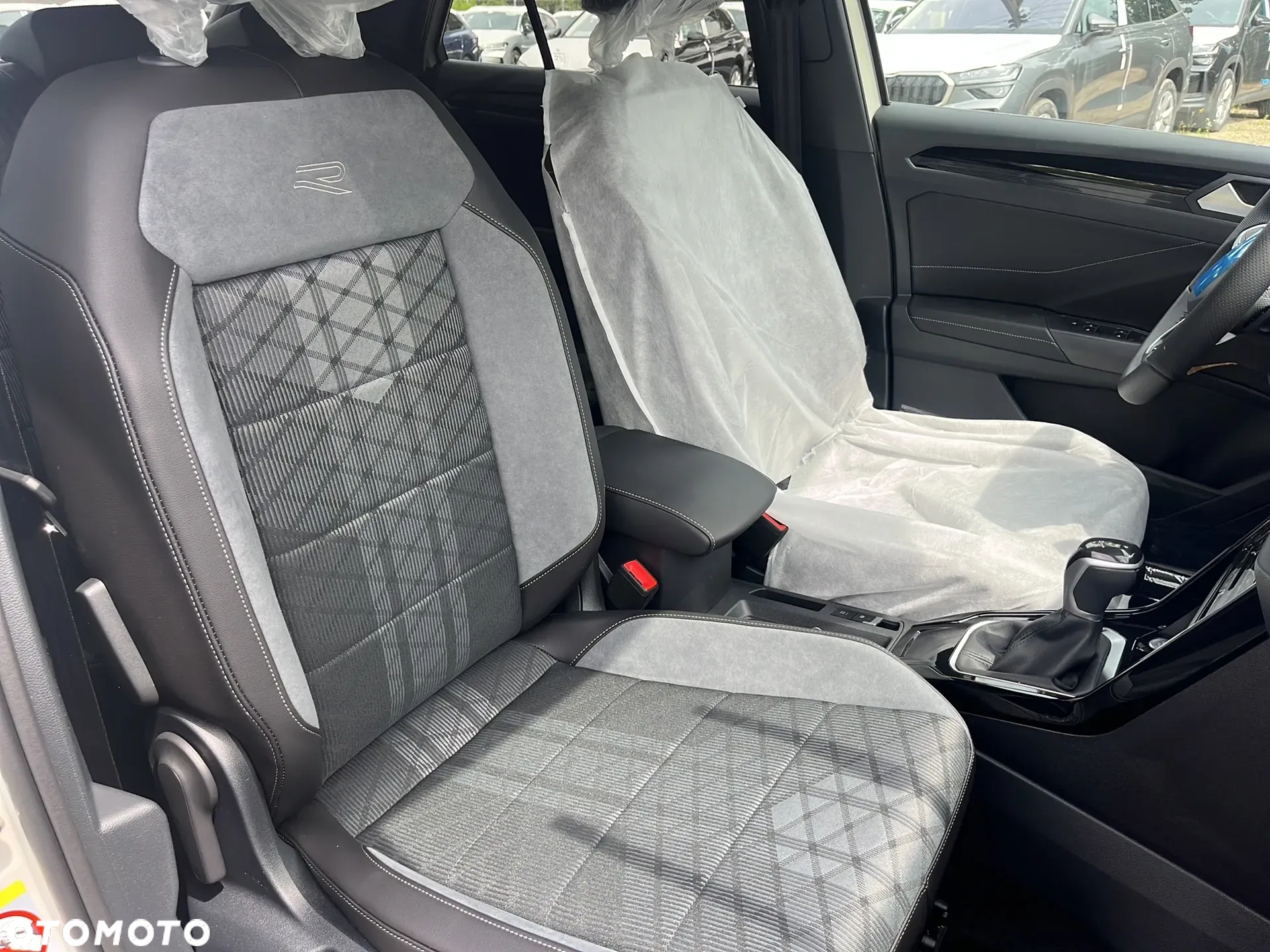 Volkswagen T-Roc 1.5 TSI R-Line Plus DSG - 13