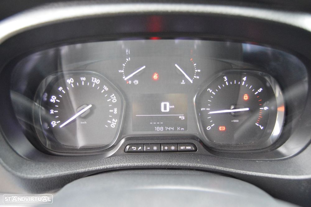 Peugeot Expert Outro - 18