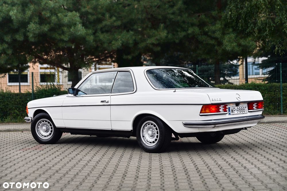Mercedes-Benz W123 - 4