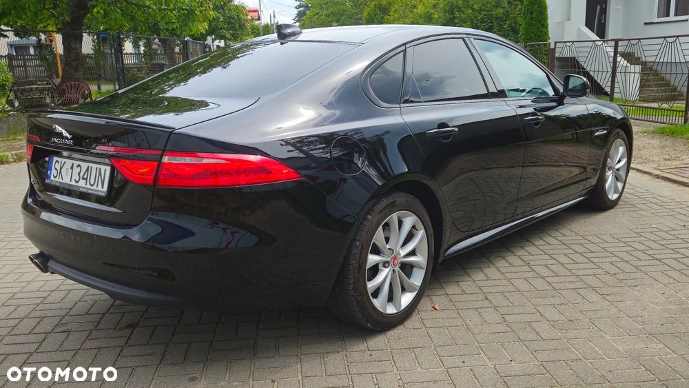 Jaguar XF 2.0 i4D R-Sport - 14