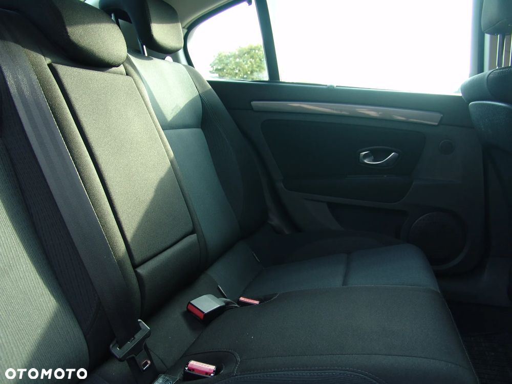 Renault Laguna 2.0 DCi FAP Expression - 16