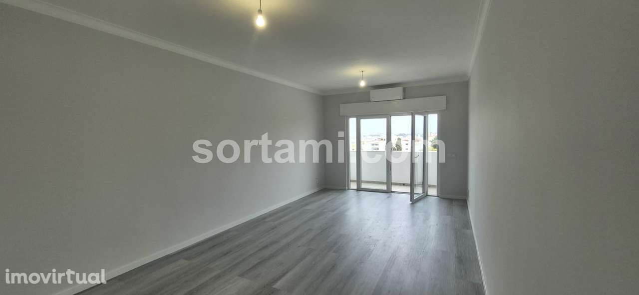 Apartamento T2 Venda em Quarteira,Loulé - Grande imagem: 3/13