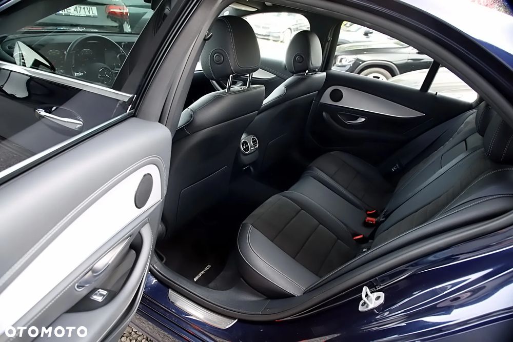 Mercedes-Benz Klasa E 220 d 4-Matic 9G-TRONIC - 22