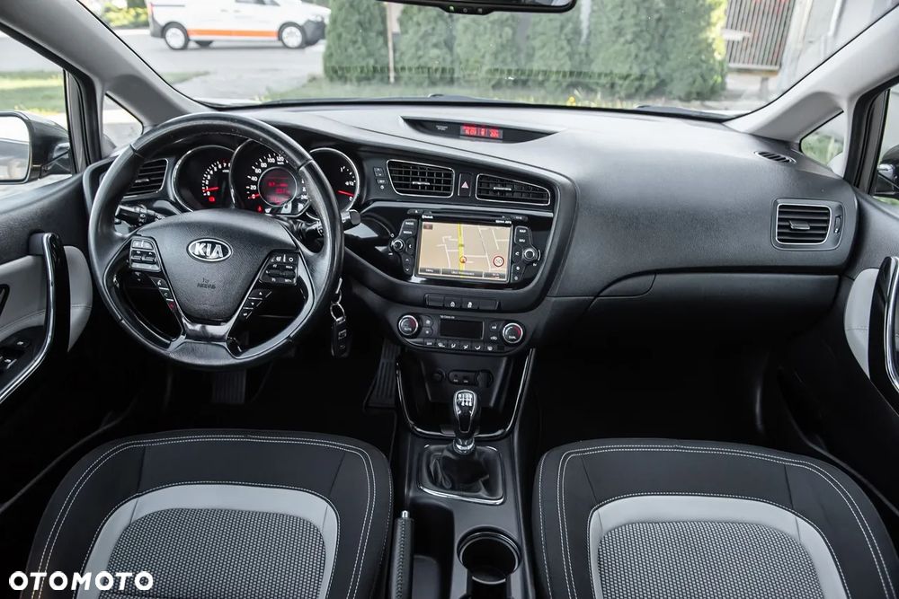 Kia Ceed - 28