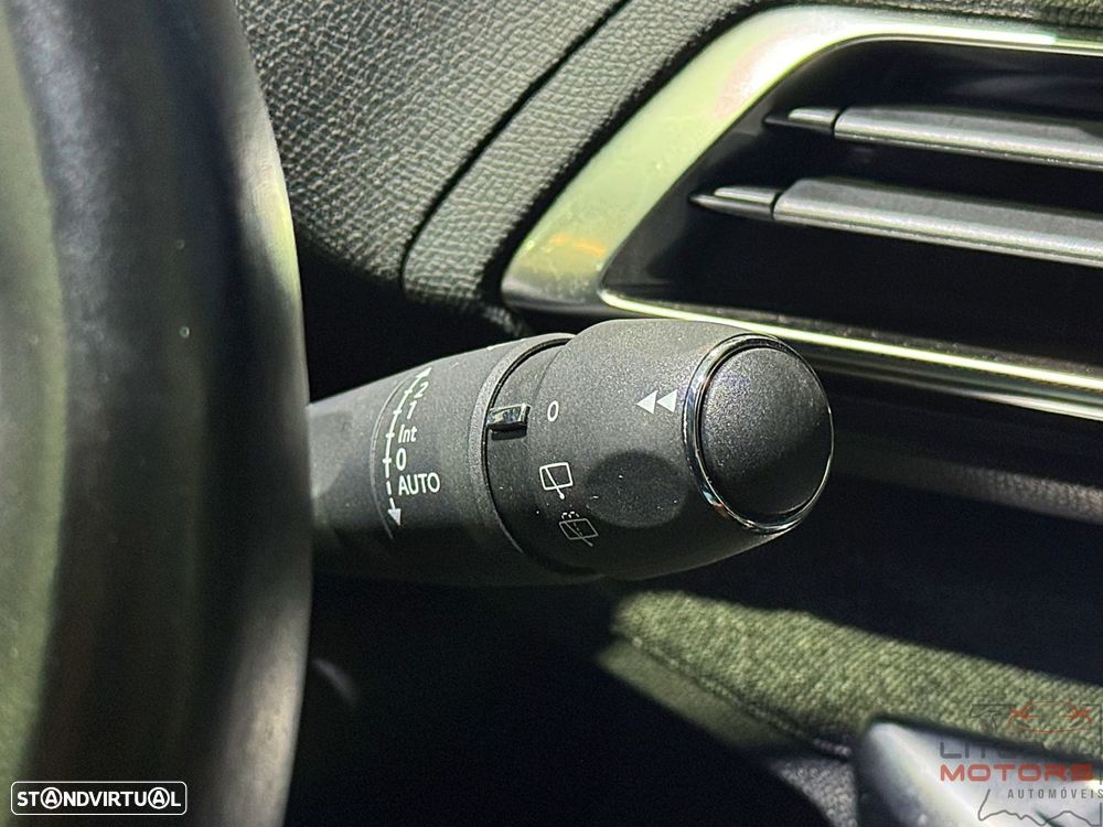 Peugeot 3008 1.2 PureTech Allure Pack EAT8 - 27