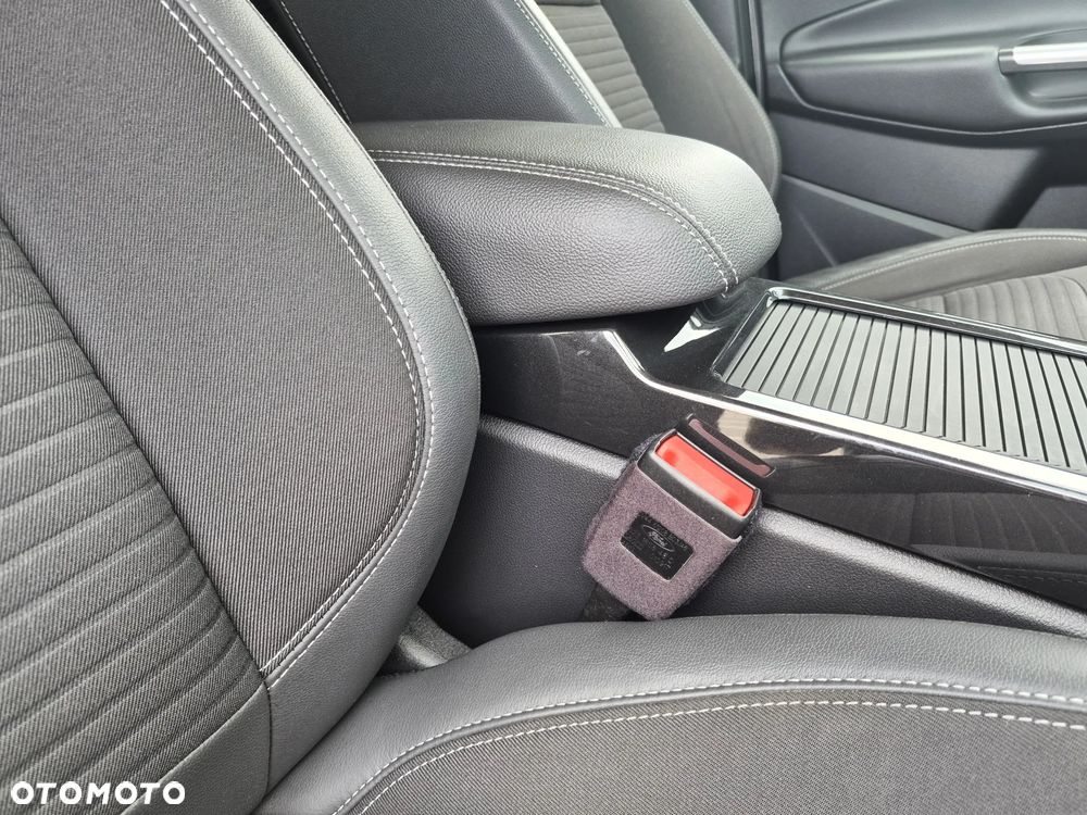Ford Kuga 1.5 EcoBoost 2x4 Titanium - 21