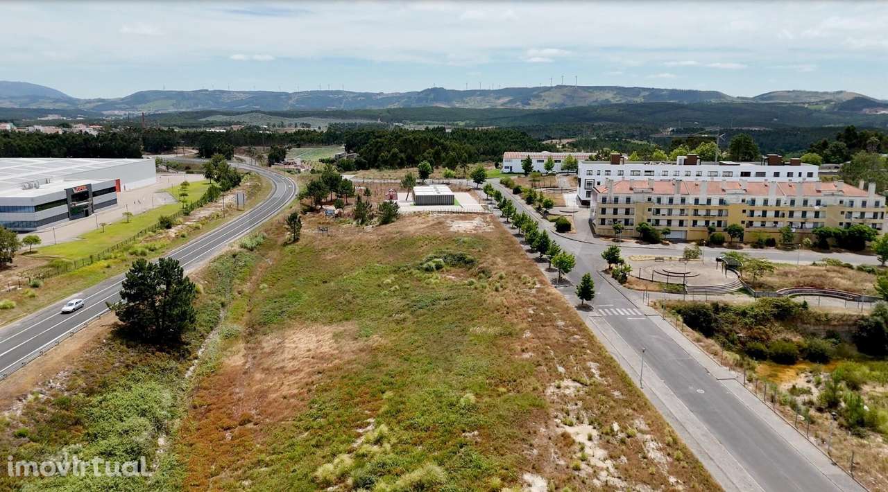 Torres Vedras | Terreno com Projeto Aprovado para Lar Residencial (77 - Grande imagem: 2/11