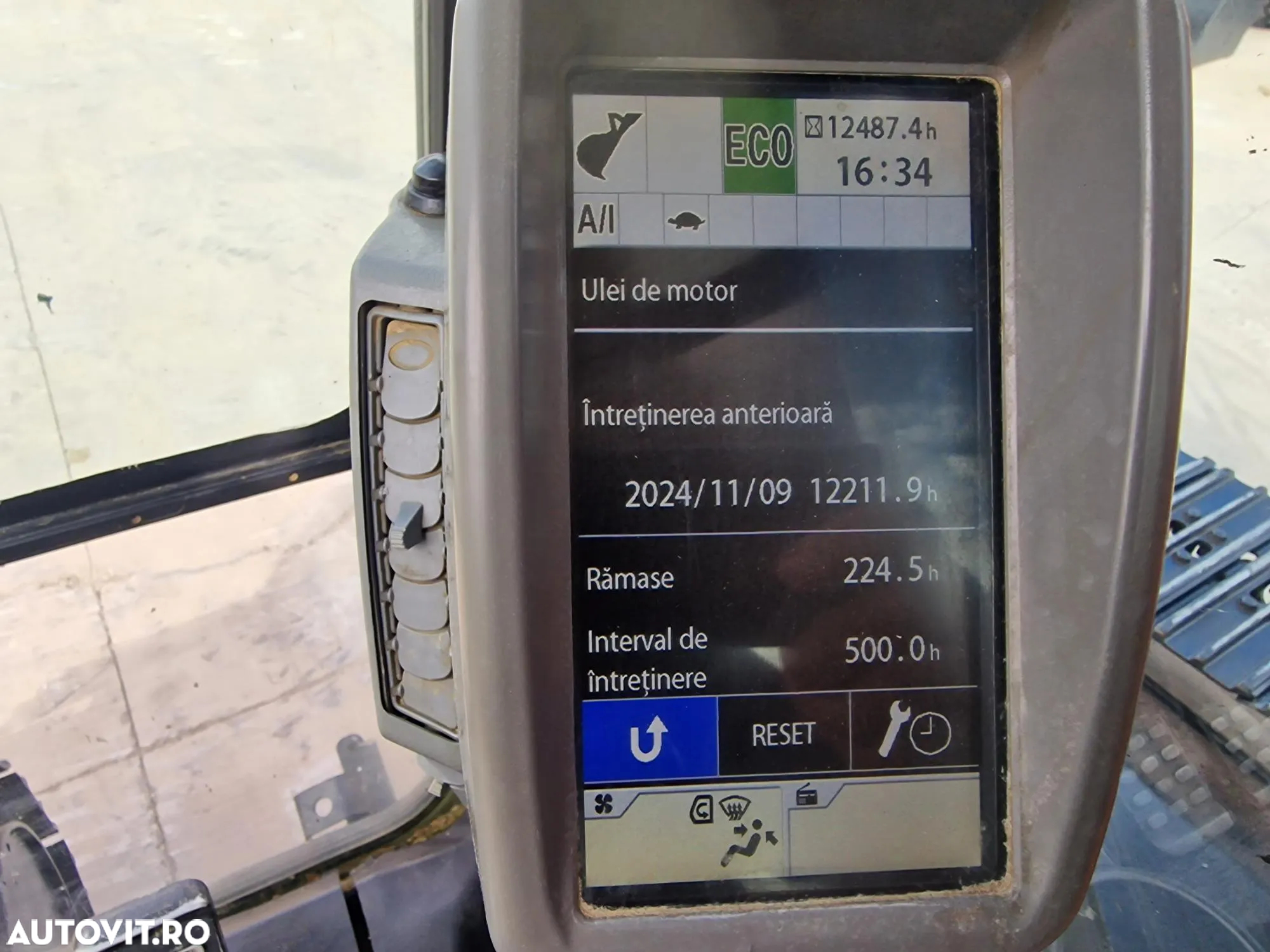 Hitachi ZX210, 23t, cupa 1,3mc NOUA, 12.487h-46900 Eur+Tva, camera spate, instalatia picon, 3 pompe hidraulice HITACHI, protectie acoperis cabina, AC, produs in JAPONIA, posibilitate leasing 46.900 EUR+Tva - 31
