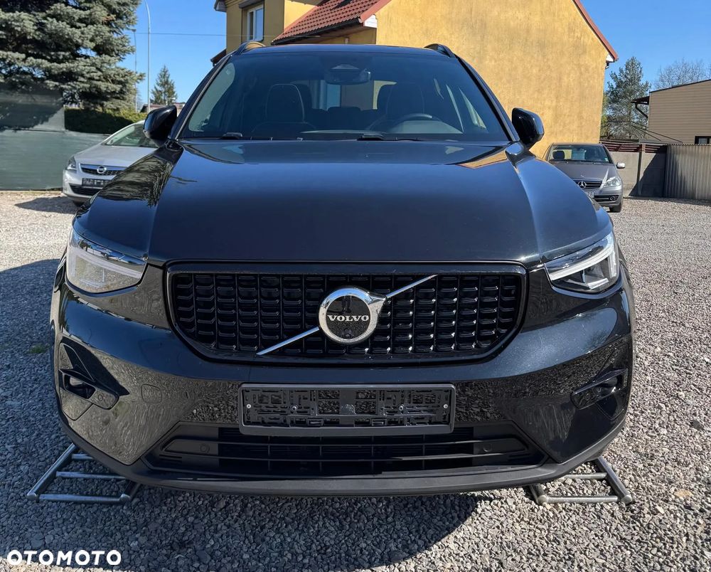 Volvo XC 40 B5 AWD Ultimate Dark - 2