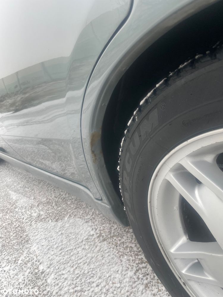 Mitsubishi Galant 2.4 ES - 17