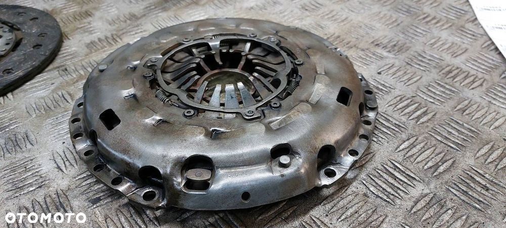 SPRZĘGŁO TARCZA + DOCISK + ŁOŻYSKO OPOROWE KIA CARENS III 2.0 CRDI - 7
