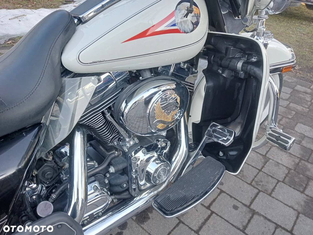 Harley-Davidson FLHT Electra Glide Standard - 24