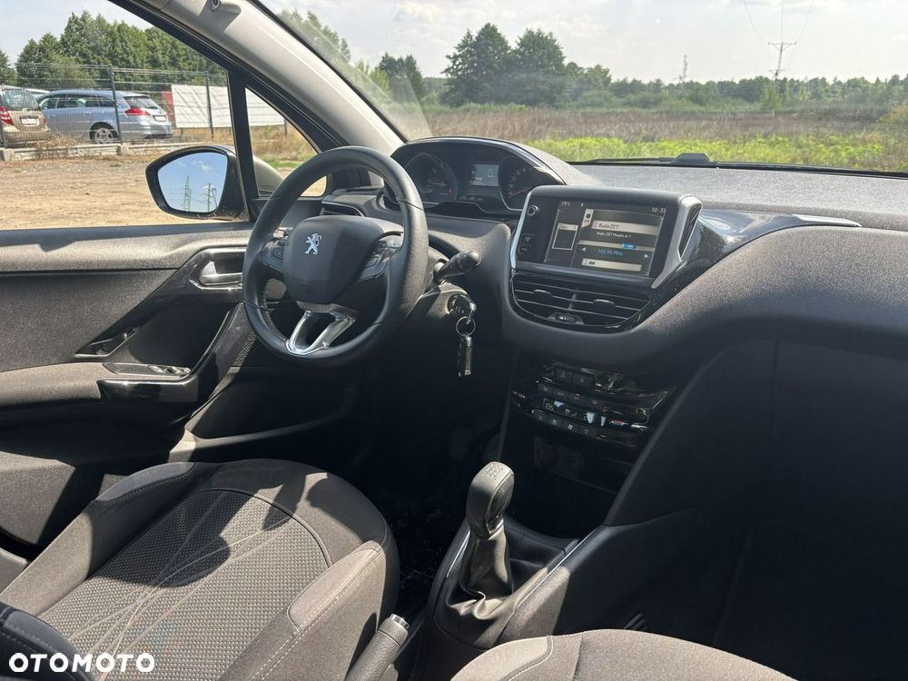Peugeot 208 - 22
