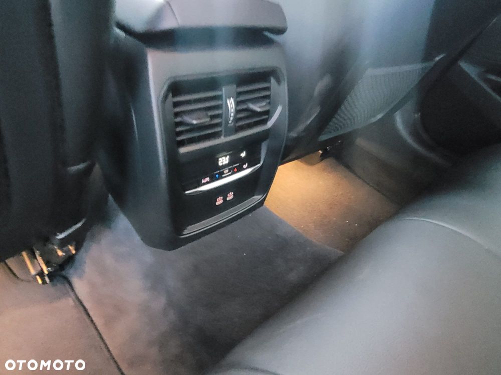 BMW Seria 3 320d mHEV - 23