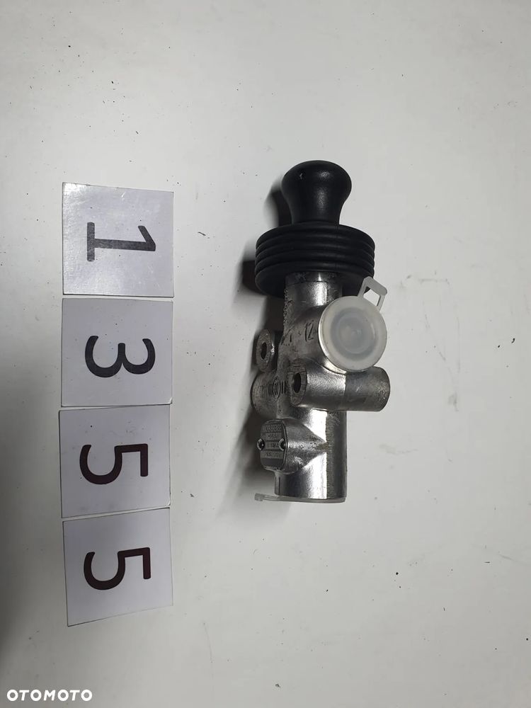 Zawór spustowy, ograniczający ciśnienie, Knorr-Bremse II18068 - 2