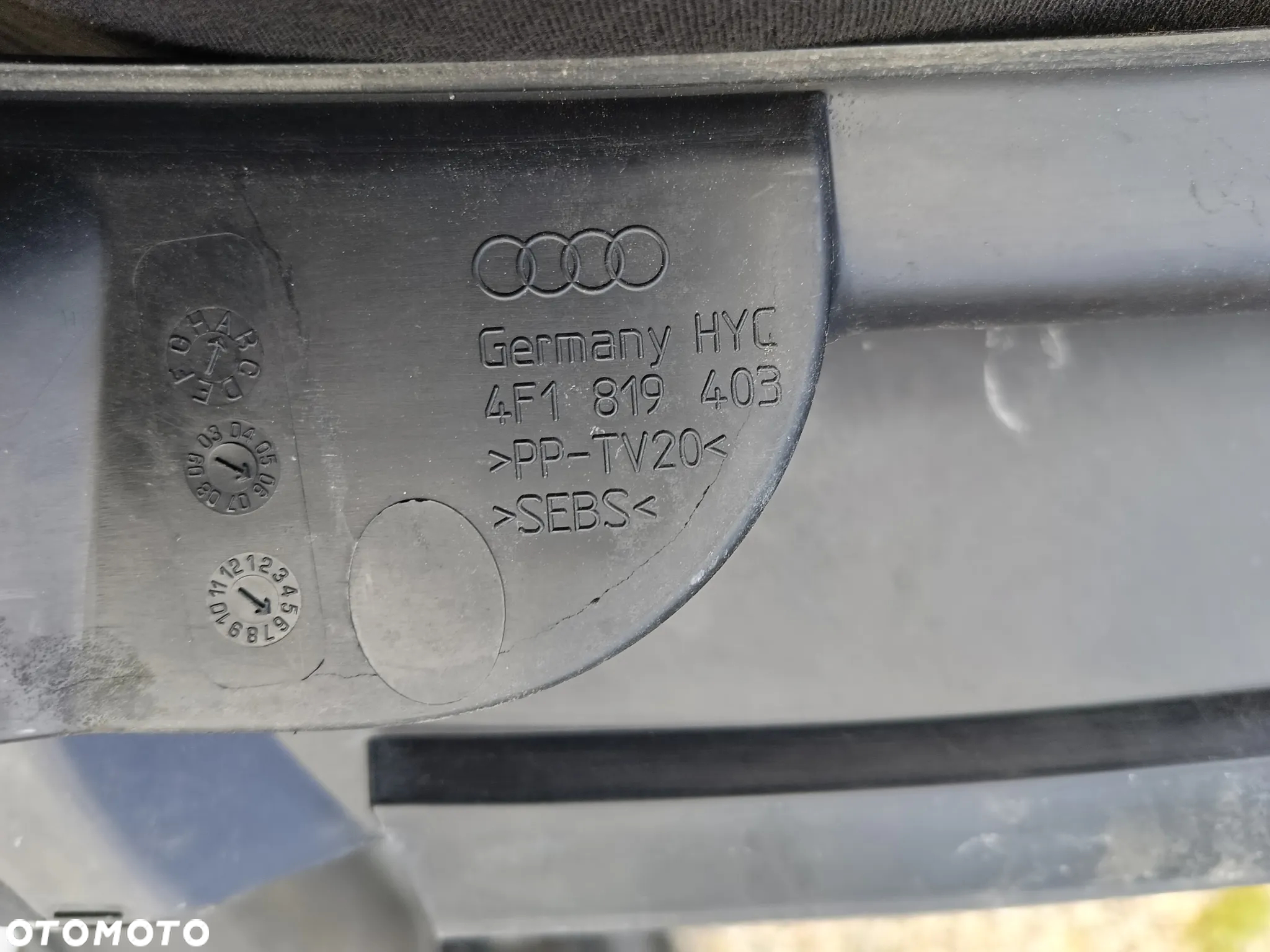 PODSZYBIE PLASTIKOWE GÓRNE RZUTNIK WODY 4F1819403 AUDI S6 C6 04-11 - 2