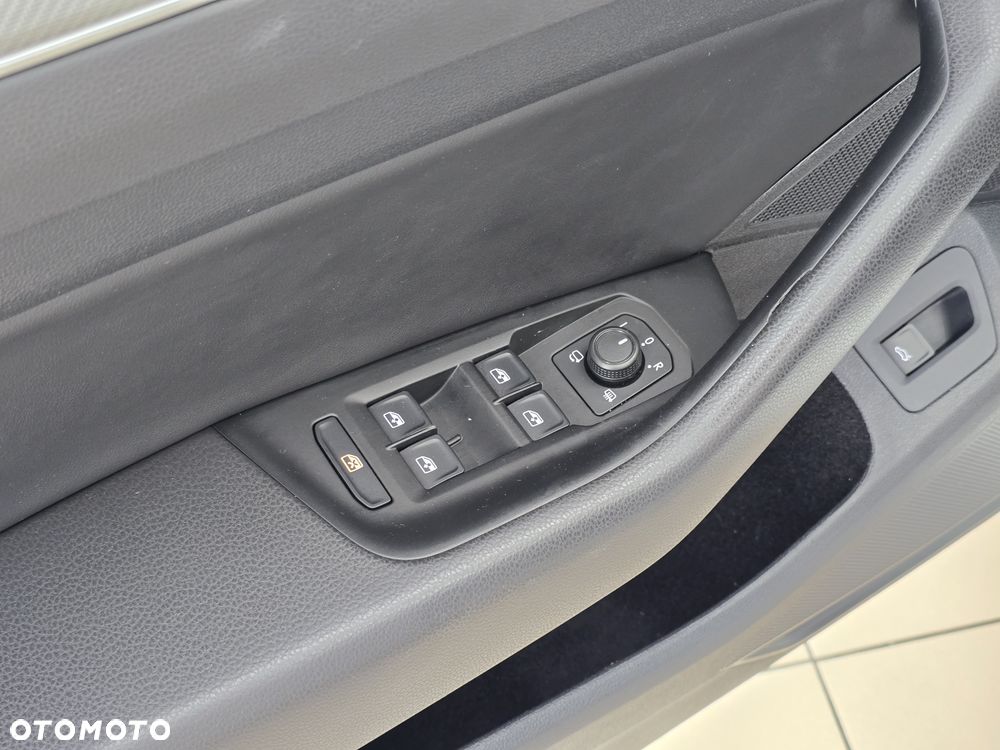 Volkswagen Arteon 2.0 TSI 4Motion R-Line DSG - 32