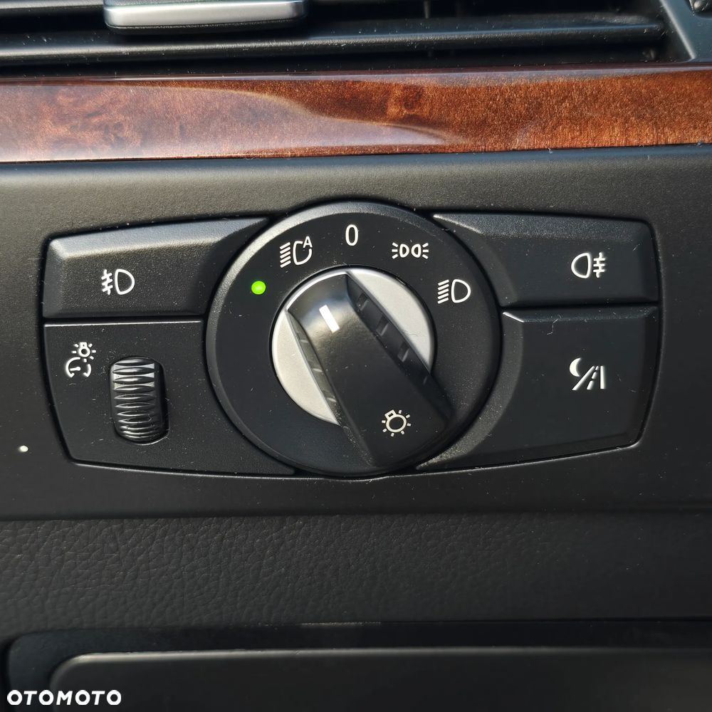 BMW Seria 5 530d Sport-Aut Edition Sport - 40