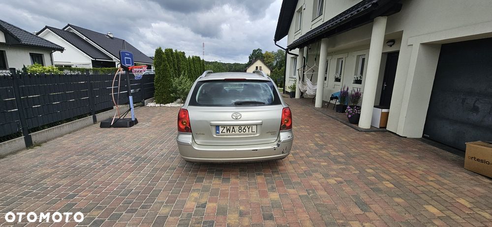Toyota Avensis - 4
