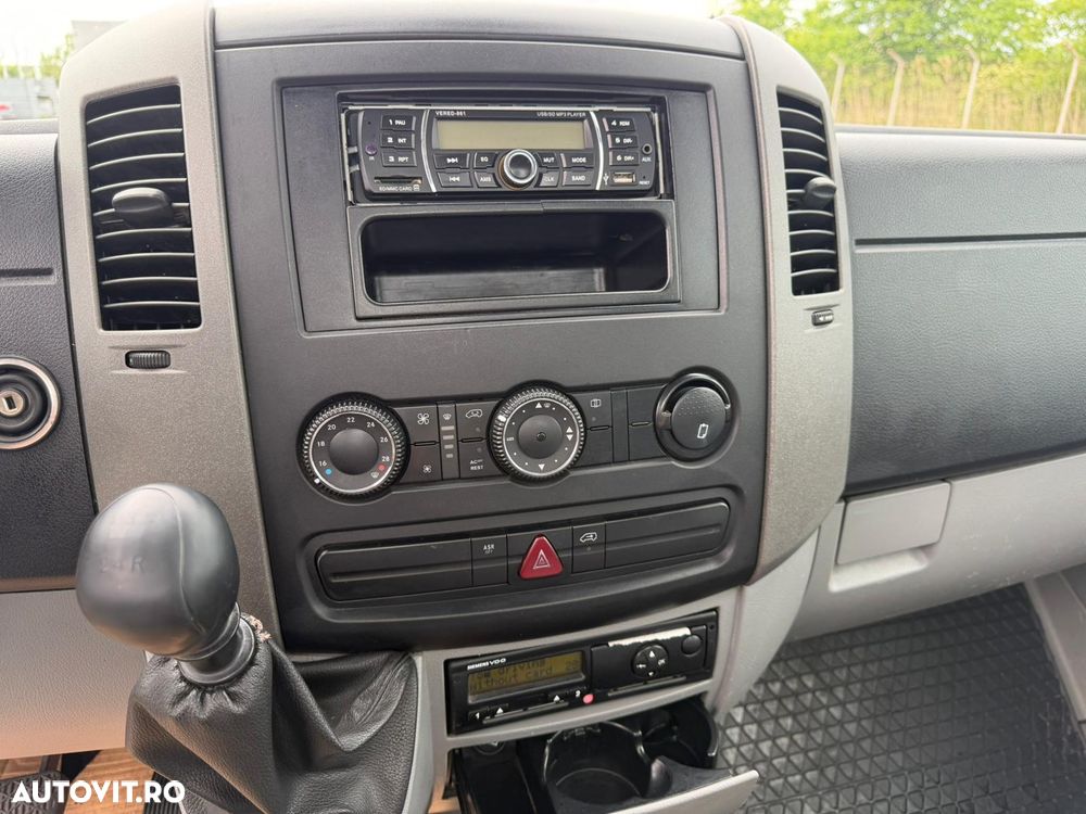 Volkswagen Crafter - 11