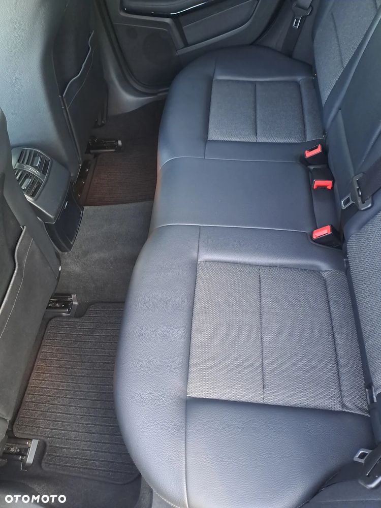 Mercedes-Benz Klasa E 350 CDI BlueEff - 13