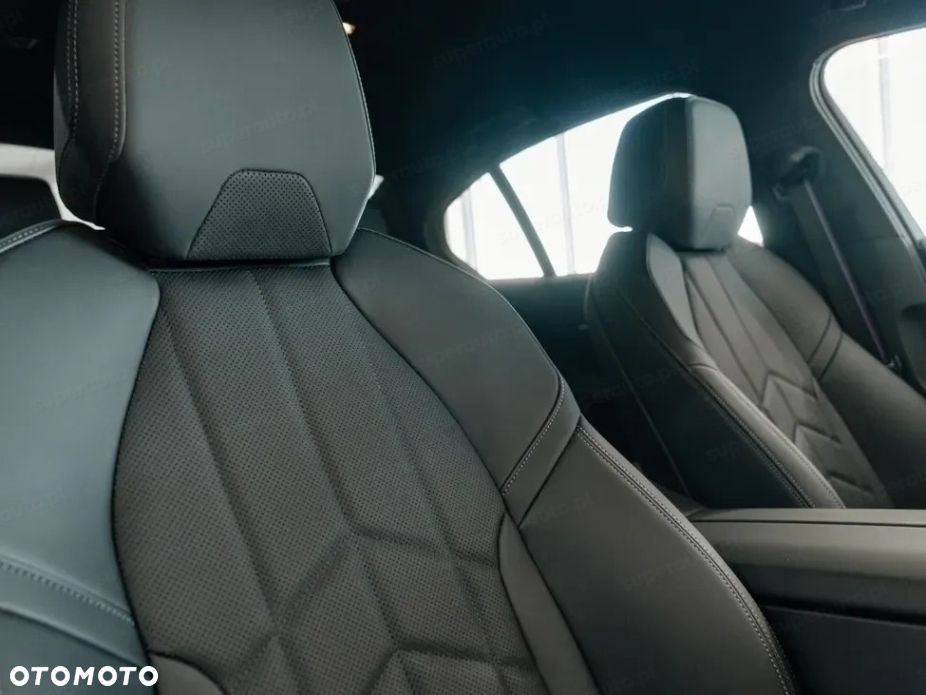 BMW Seria 5 520i mHEV M Sport - 16