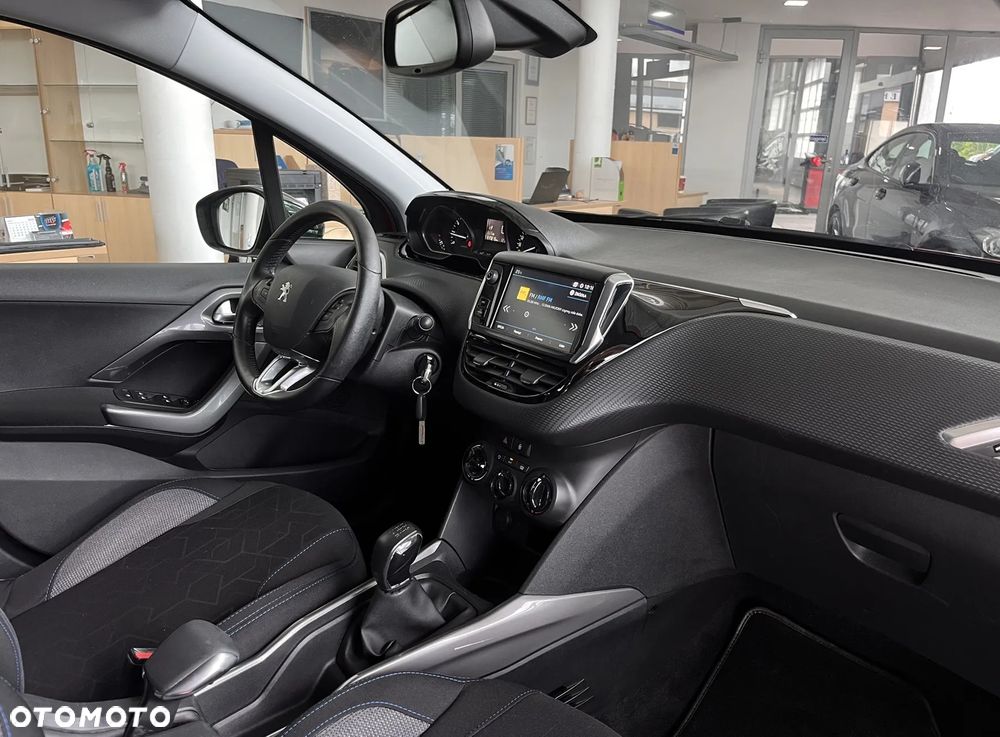 Peugeot 2008 1.2 Pure Tech Style - 23