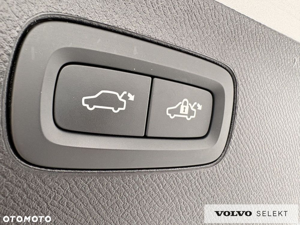 Volvo XC 90 - 30