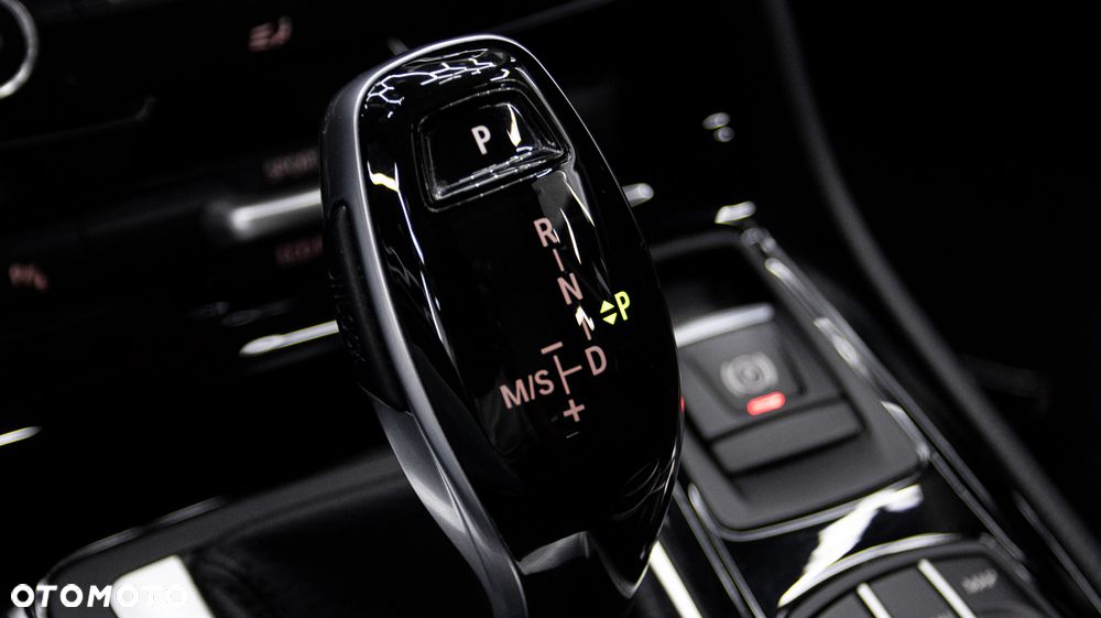 BMW Seria 2 218i GT - 24