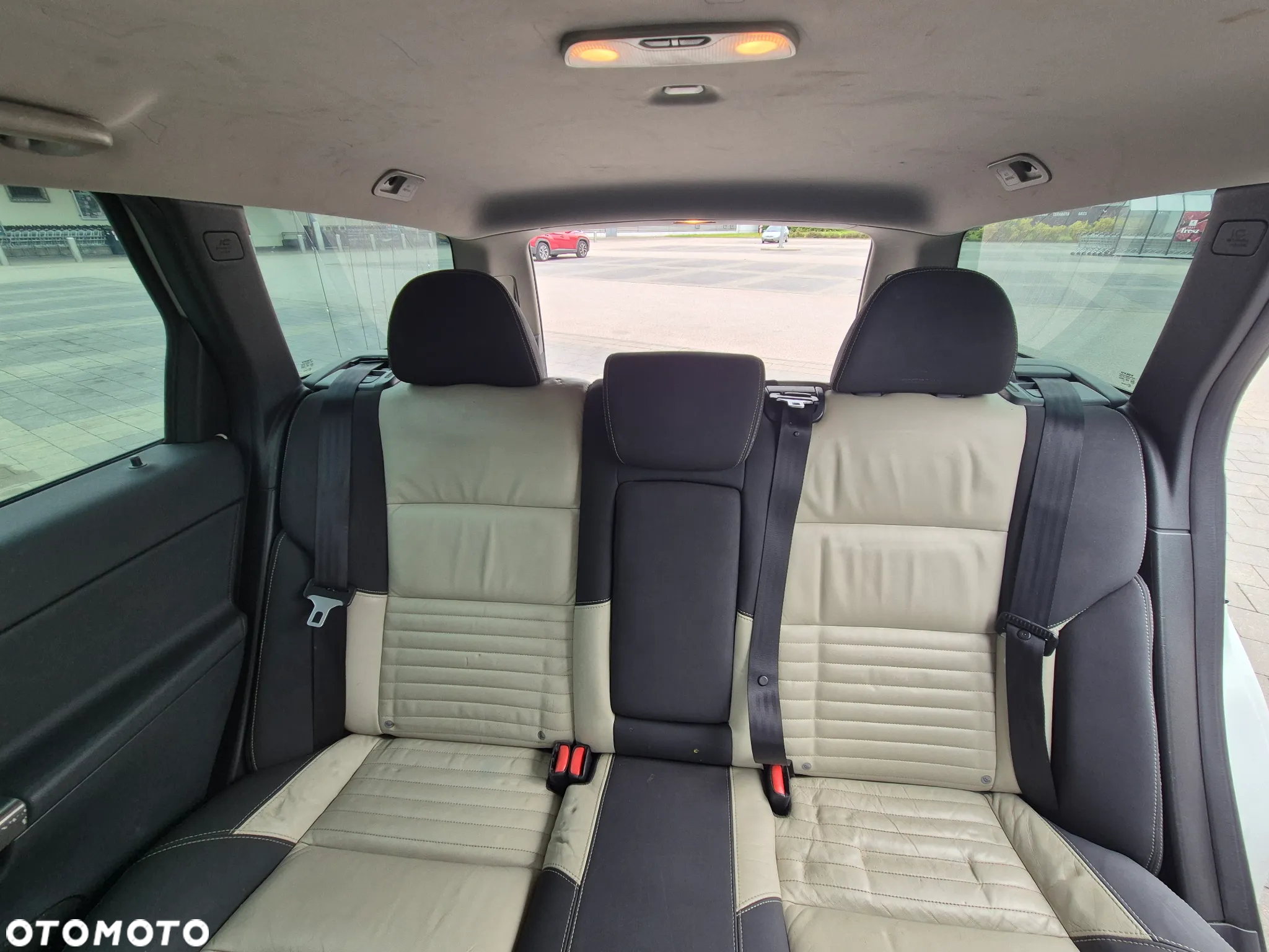 Volvo V50 D2 R-Design - 12