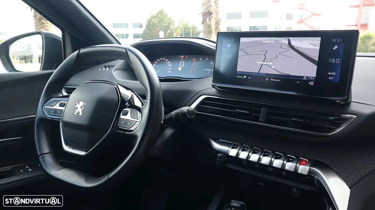 Peugeot 5008 1.5 BlueHDi Allure Pack EAT8 - 34