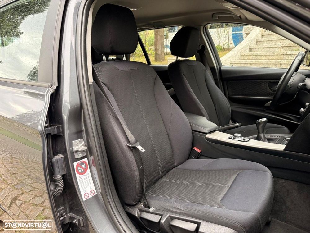 BMW 316 d Touring - 37