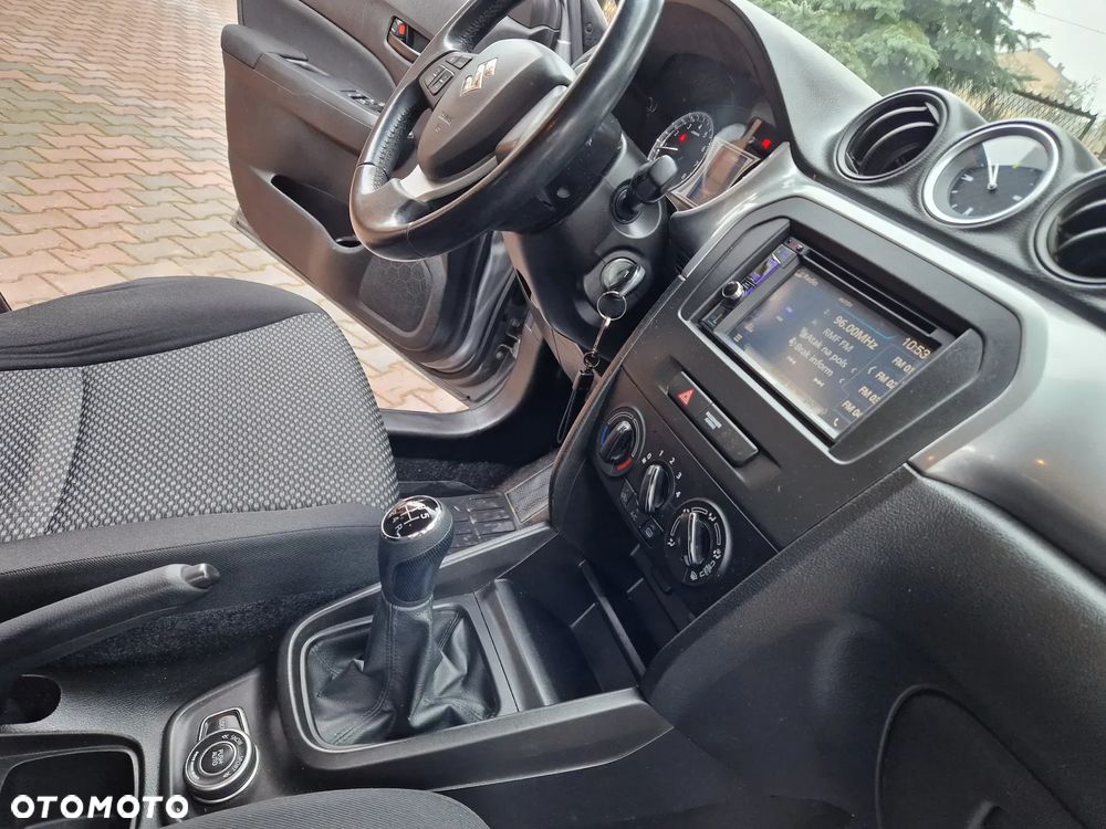 Suzuki Vitara 1.6 Comfort 4WD - 25