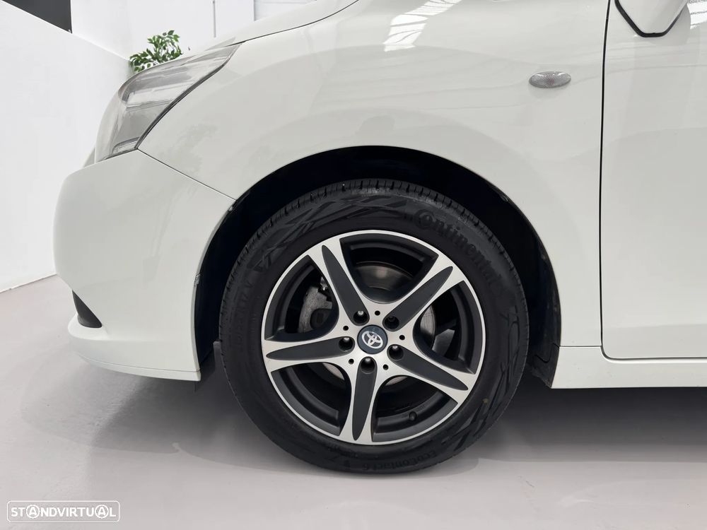 Toyota Verso 2.0 D-4D Executive - 7