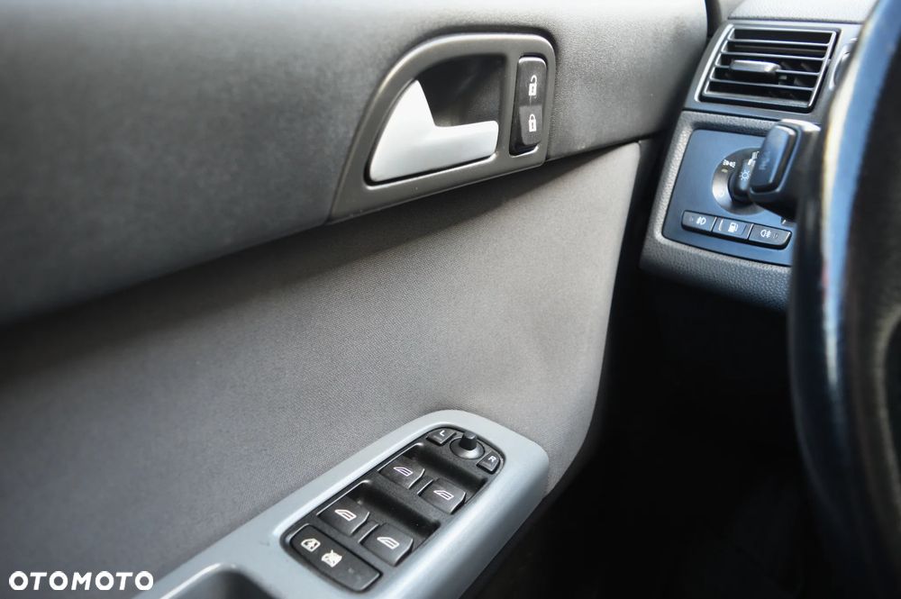 Volvo V50 2.0D Momentum - 23