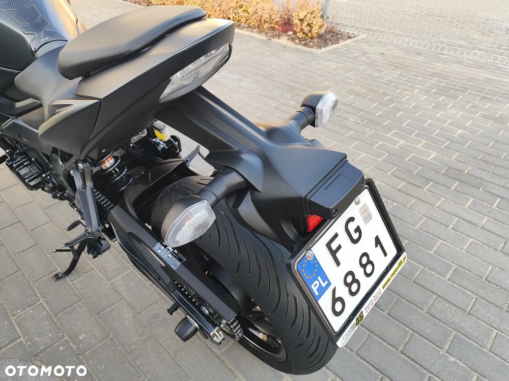 Suzuki GSX - 12