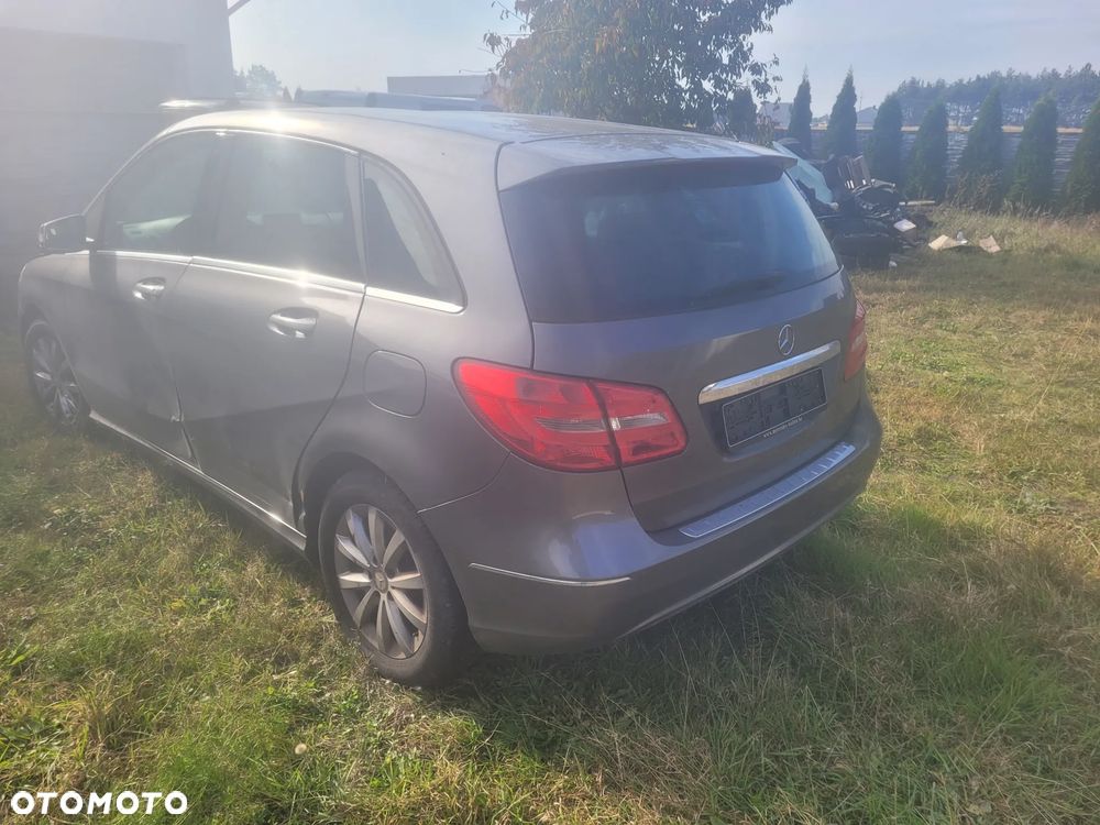 Mercedes-Benz B-Class 2014 photo 3