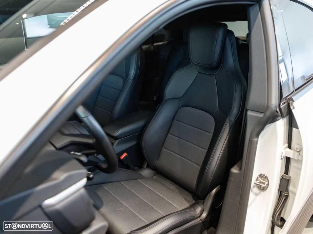 Porsche Macan Electric - 22