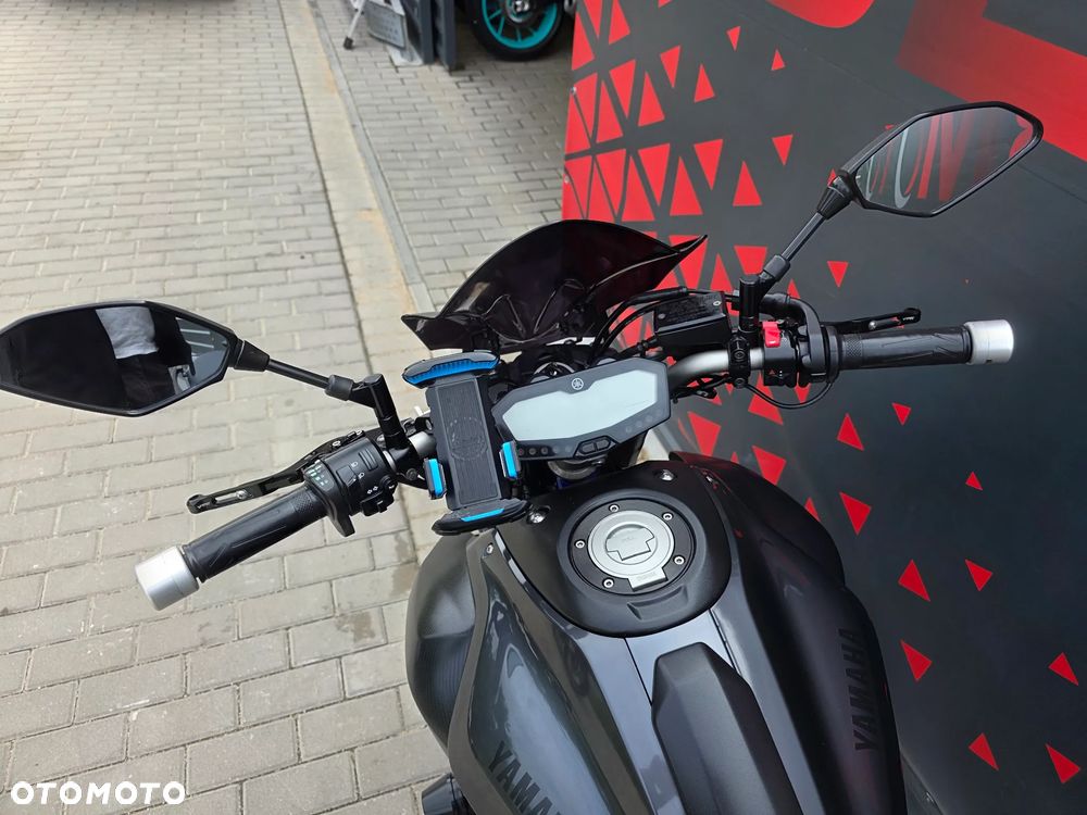 Yamaha MT - 28