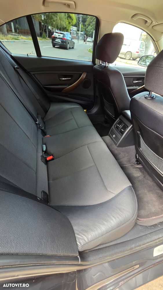 BMW Seria 3 320d Aut. Modern Line - 10