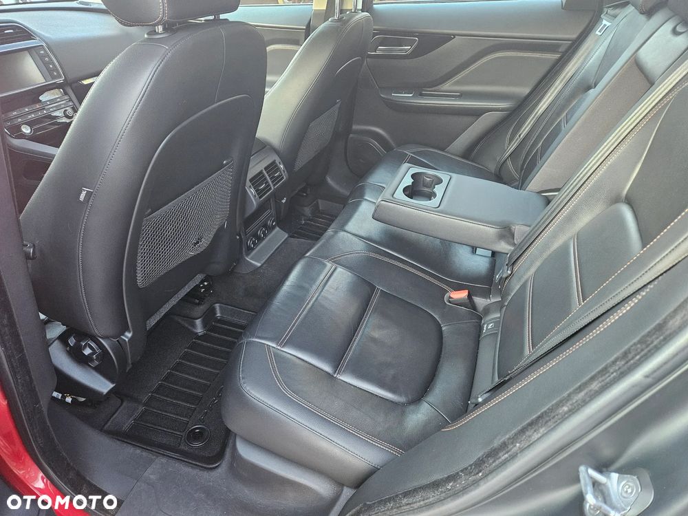 Jaguar F-Pace 20d AWD Pure - 10