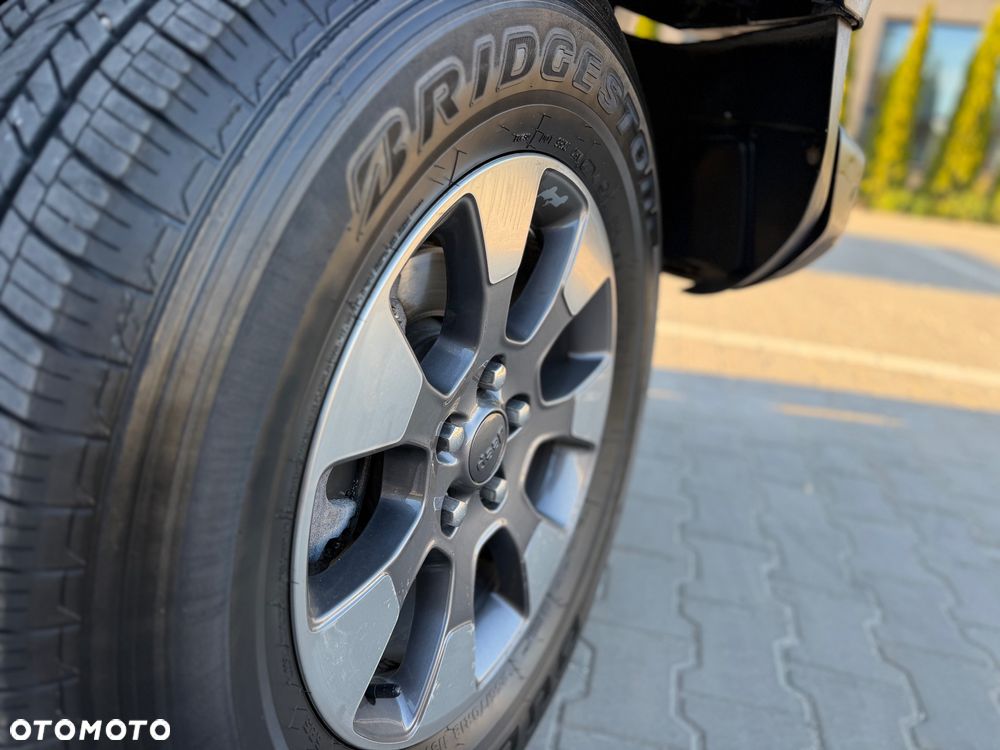 Jeep Wrangler - 12