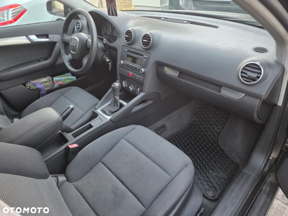 Audi A3 Sportback 1.6 Ambiente - 21