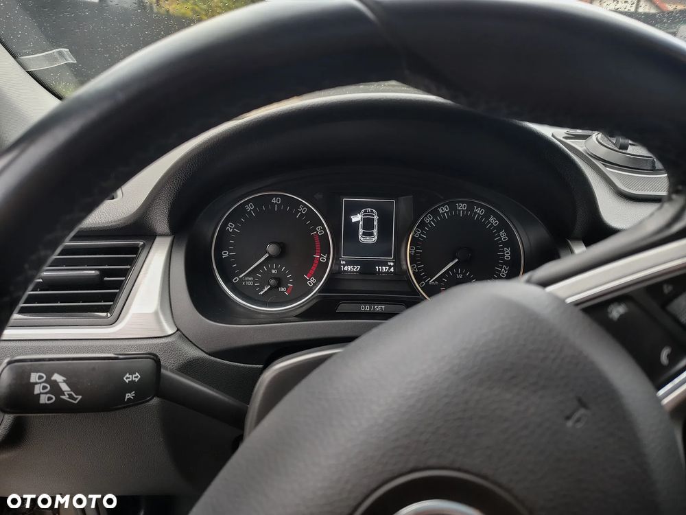 Skoda Rapid 2015 photo 5