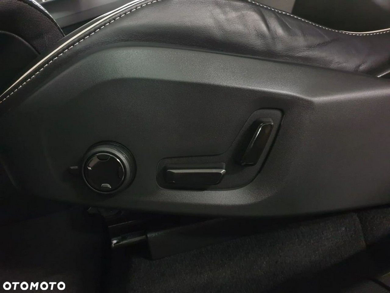 Volvo XC 60 B4 D Geartronic RDesign - 28